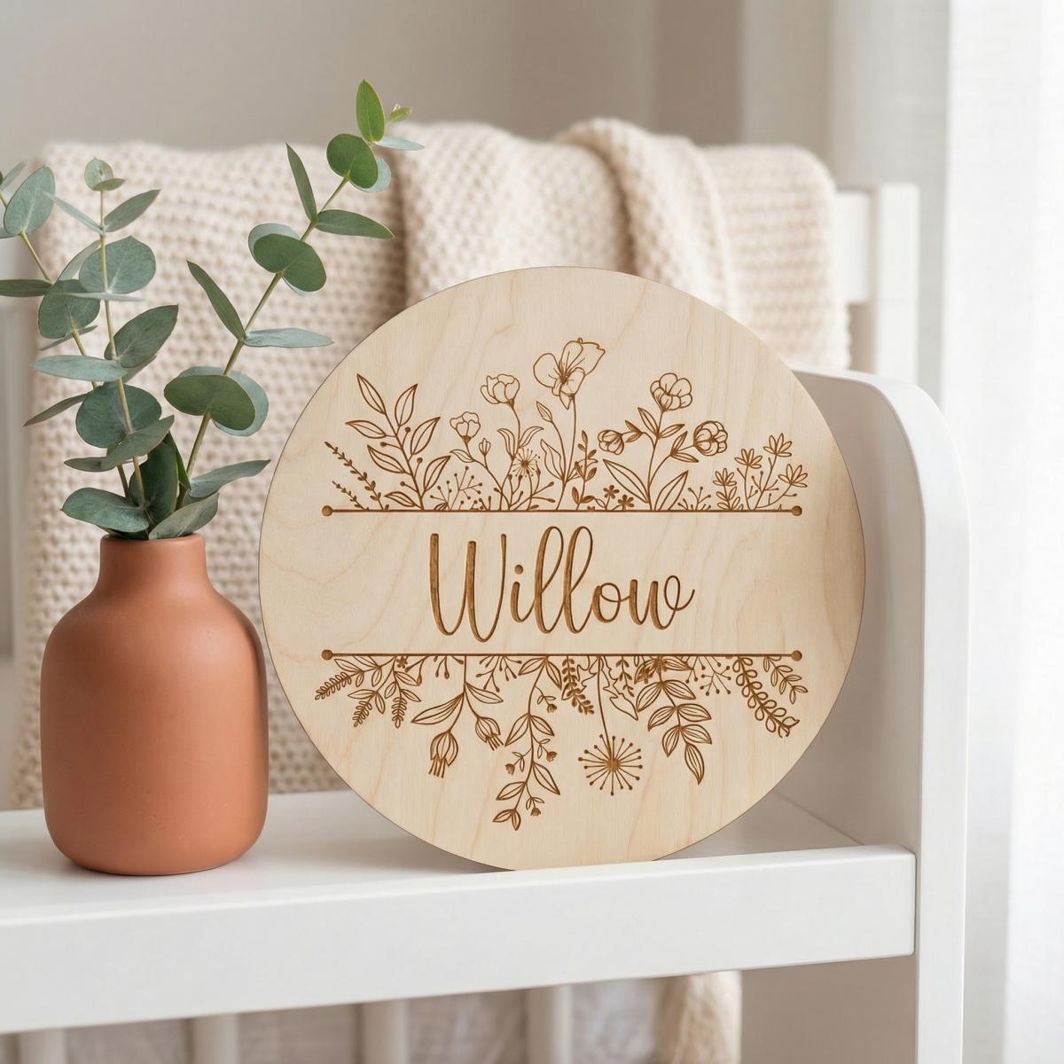 Personalisierte Runde Holztafe – Baby Nursery In Bewertung und Preis